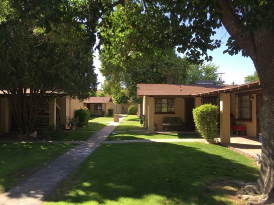 150 Park St in Wickenburg, AZ - Foto de edificio