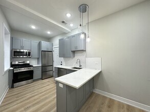 442 W Belden Ave, Unit J01W in Chicago, IL - Building Photo - Building Photo