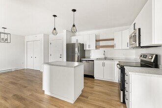 100 Sorbonne Rue in Dieppe, NB - Building Photo - Building Photo