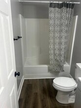 210 Sunny St in Spartanburg, SC - Foto de edificio - Building Photo