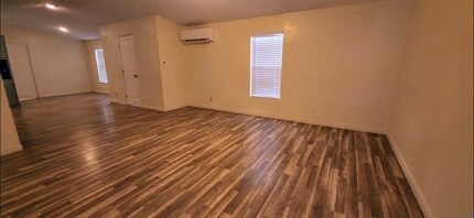 2555 Lee Turner Rd in Cleveland, TX - Building Photo - Building Photo