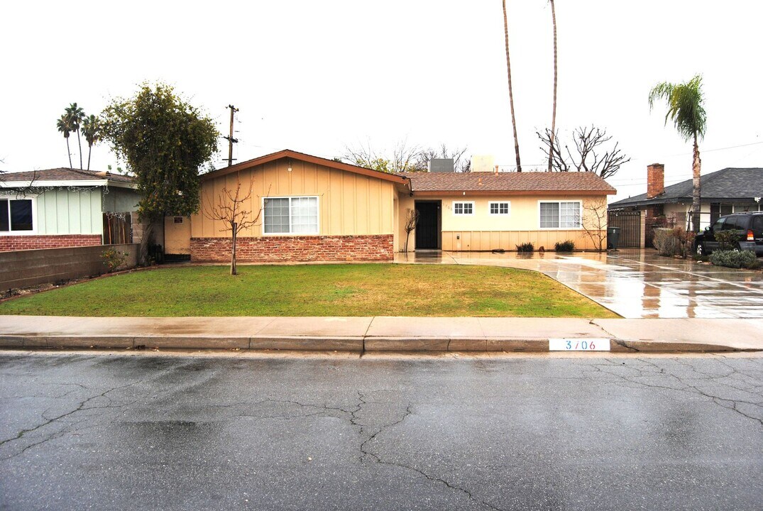 3706 Rampart St in Bakersfield, CA - Building Photo