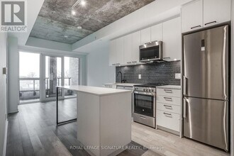 1808 St Clair Ave W in Toronto, ON - Building Photo - Building Photo