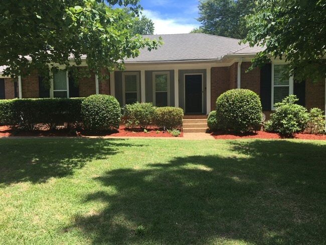 705 Spring House Circle in Brentwood, TN - Foto de edificio - Building Photo