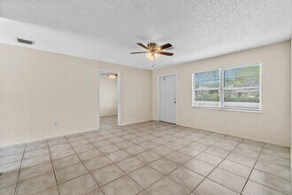 4758 Gulfstream Rd in Lake Worth, FL - Building Photo - Building Photo
