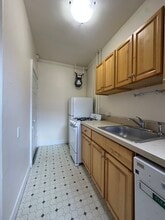 1376 Commonwealth Ave in Boston, MA - Building Photo - Building Photo