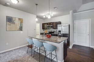 Creekside at Greenlawn Apartment Homes in Columbia, SC - Building Photo