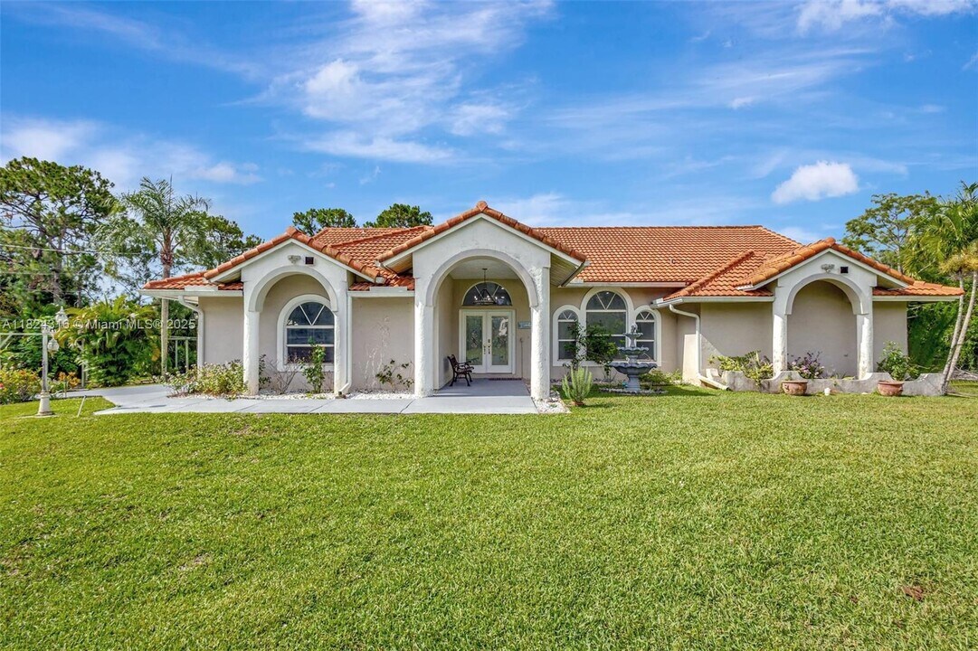17084 33rd Rd N in The Acreage, FL - Building Photo