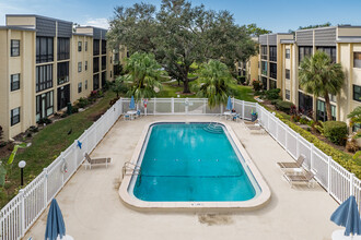 Lakeview of Largo in Largo, FL - Building Photo - Building Photo