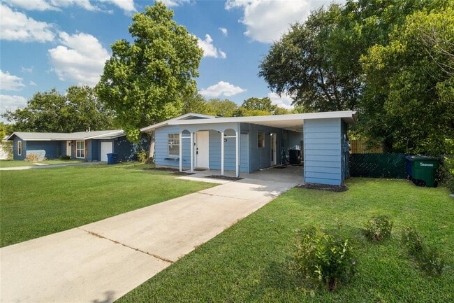 5846 Castle Lk Dr in San Antonio, TX - Building Photo - Building Photo