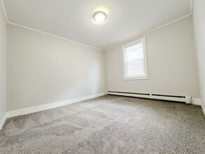 85 Bridge St in Augusta, ME - Foto de edificio - Building Photo