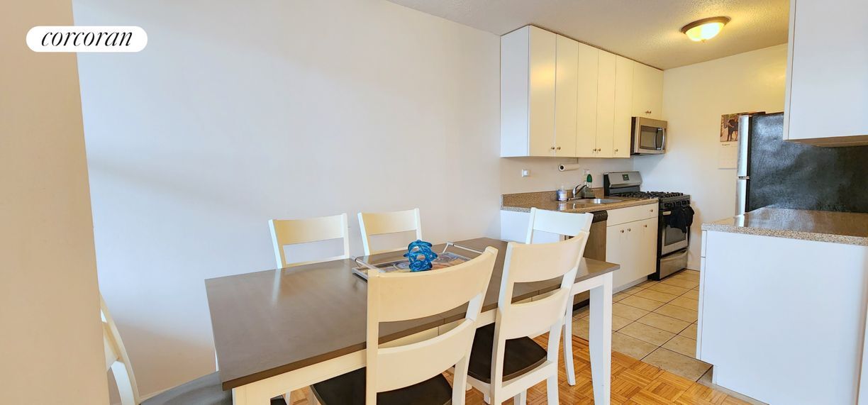 175 W 90th St in New York, NY - Building Photo
