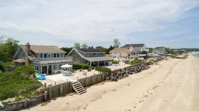 124 Asharoken Ave in Northport, NY - Building Photo - Building Photo