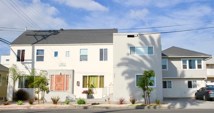 215 W 8th St in Long Beach, CA - Building Photo - Other