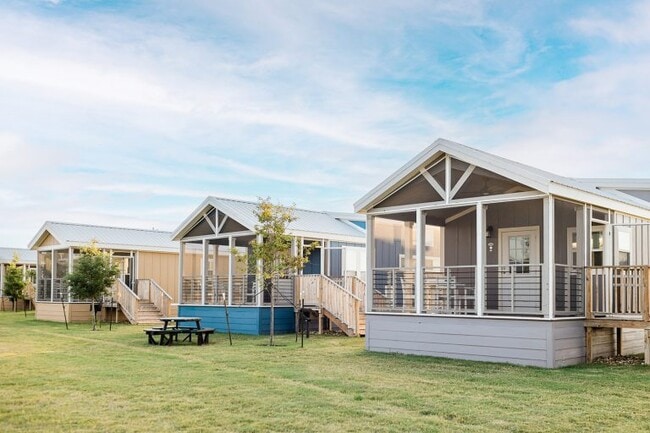 Redbud Ranch Cabin & RV Resort