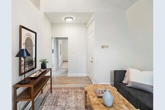 264 Webster St, Unit #3 in Boston, MA - Building Photo - Building Photo