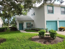 6566 Fairway Gardens Dr in Bradenton, FL - Building Photo