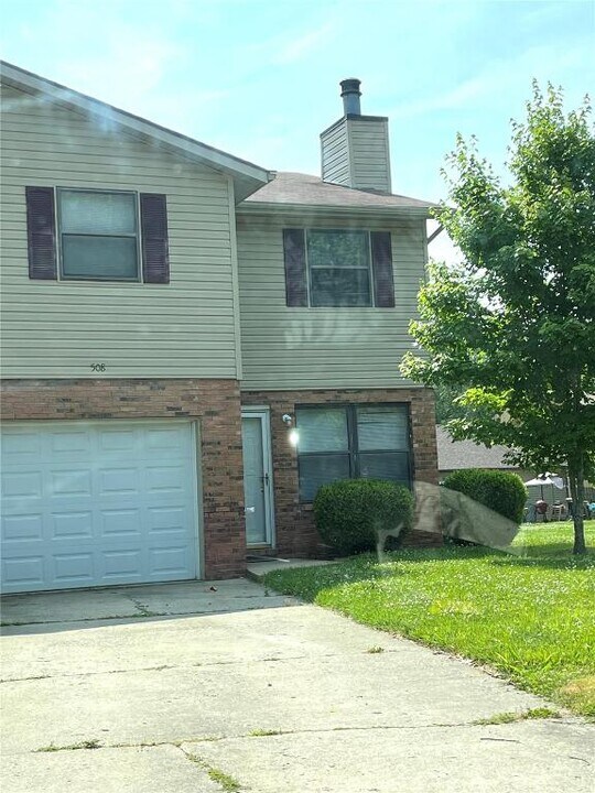508 Vicksburg Dr in Belleville, IL - Building Photo