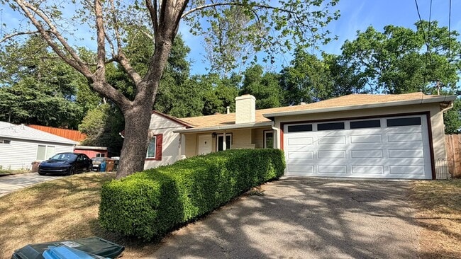 400 Lenox Ct in Pleasant Hill, CA - Building Photo - Building Photo