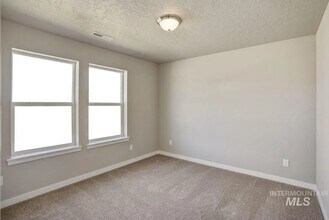 7565 E Declaration Dr in Nampa, ID - Building Photo - Building Photo