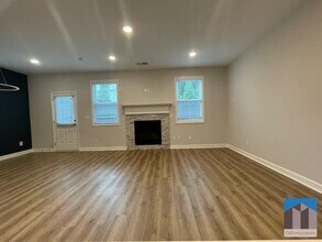 3614 Silvery Way in Powder Springs, GA - Foto de edificio - Building Photo