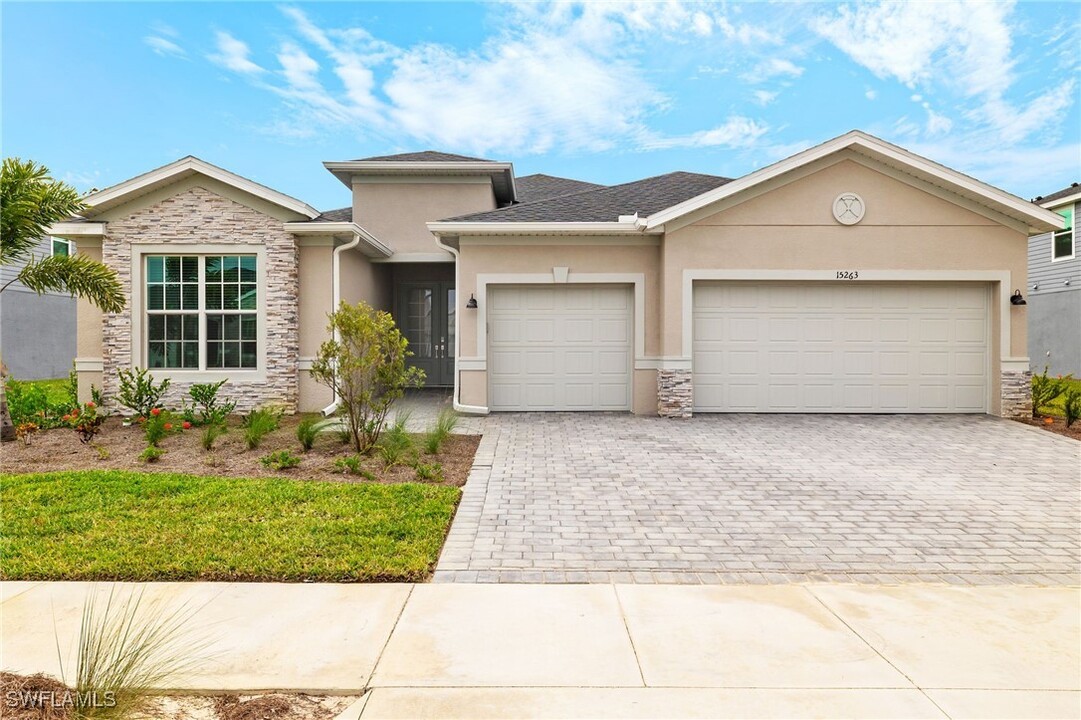 15263 Jadestone Dr in Punta Gorda, FL - Building Photo