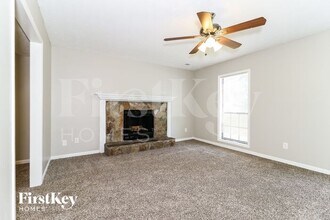 934 Lake Watch Dr in Stone Mountain, GA - Building Photo - Building Photo
