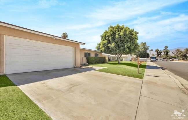 43420 Palmilla Cir in Palm Desert, CA - Building Photo - Building Photo