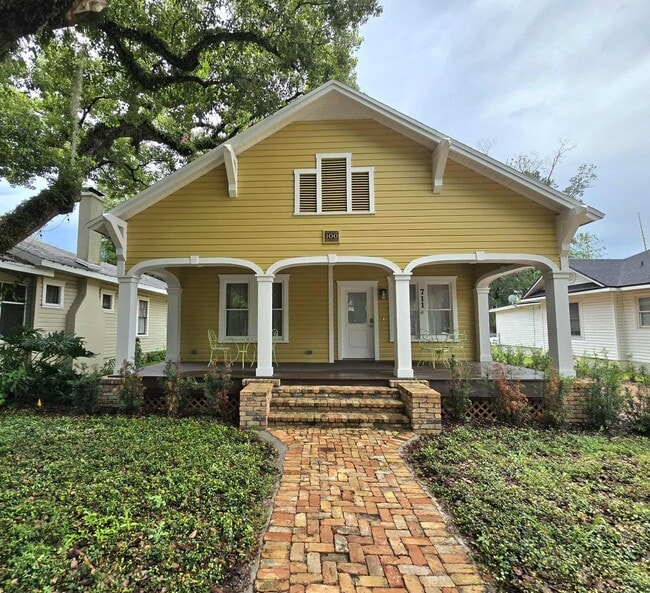 property at 711 E Lime St