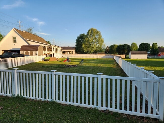 4904 Manchester Pike in Murfreesboro, TN - Building Photo - Building Photo