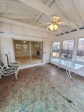 8862 N Malibu Dr in Bayside, WI - Foto de edificio - Building Photo