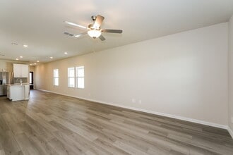 831 Wisteria Ln in Lavon, TX - Foto de edificio - Building Photo