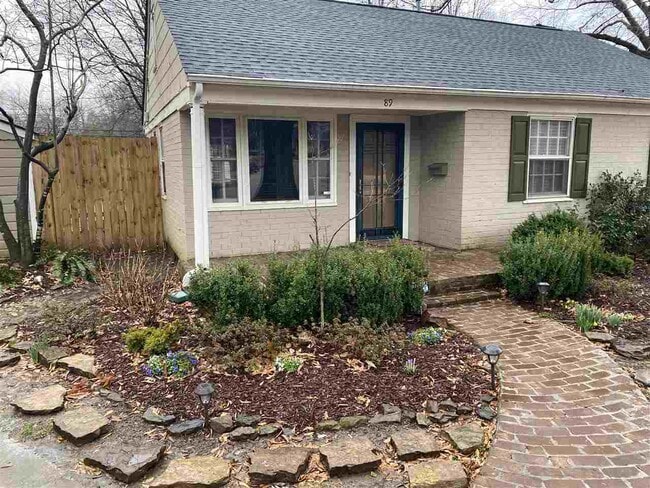 property at 89 S Larchmont Dr