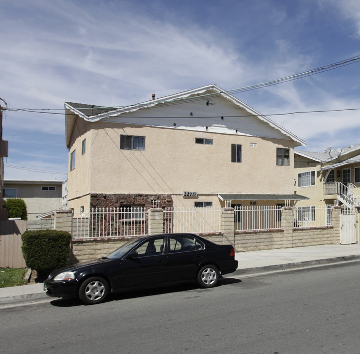 22717 14th St in Newhall, CA - Building Photo