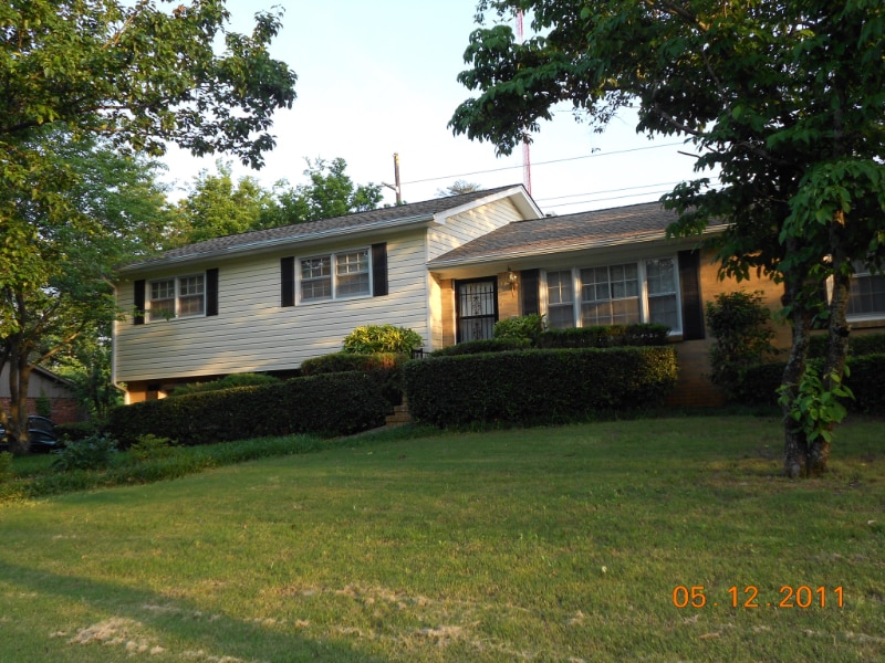 2320 Mountain Oaks Ln in Birmingham, AL - Building Photo