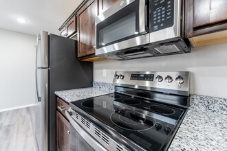 Oakwood Heights Townhomes in Republic, MO - Foto de edificio - Building Photo