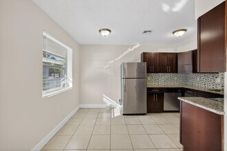2500 SW 18th Terrace in Fort Lauderdale, FL - Building Photo - Building Photo