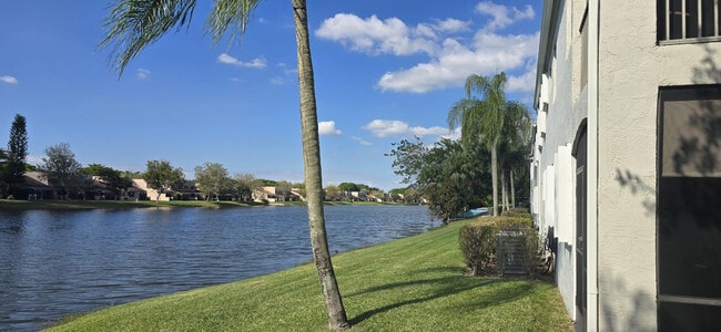 11975 NW 11th St in Pembroke Pines, FL - Building Photo - Building Photo