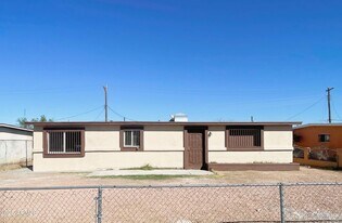 2302 E Lynne Ln in Phoenix, AZ - Building Photo