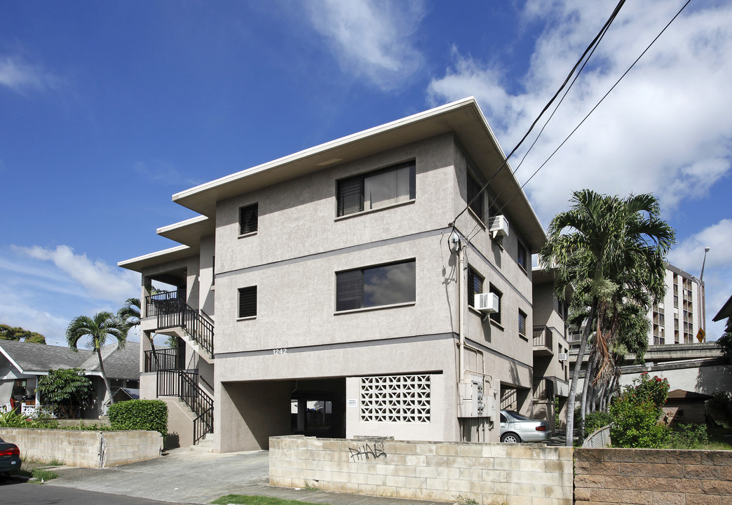 1242 Matlock Ave in Honolulu, HI - Building Photo