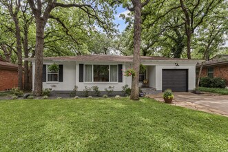 1404 Bluebonnet Trail in Arlington, TX - Building Photo - Building Photo