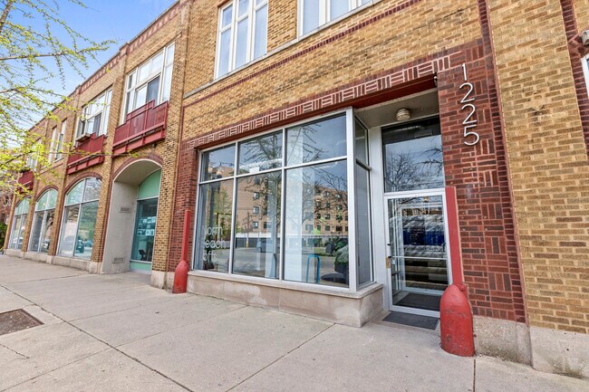 1225 W Morse Ave in Chicago, IL - Building Photo - Building Photo
