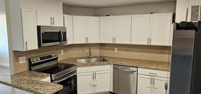 2175 NE 56th St in Fort Lauderdale, FL - Building Photo - Building Photo