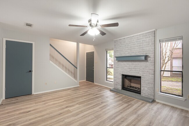 1904 Dartmouth St in College Station, TX - Building Photo - Building Photo