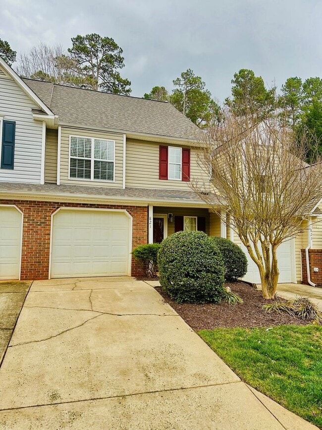 property at 821 Creek Crossing Trail