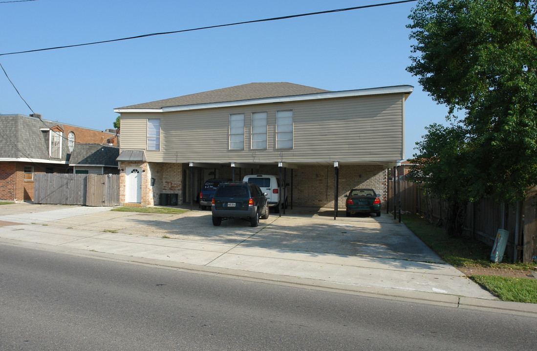 5133 W Esplanade Ave in Metairie, LA - Building Photo