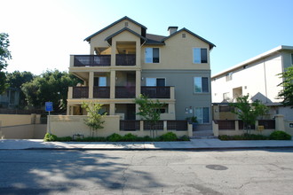 Santa Inez Apartments in San Mateo, CA - Building Photo - Building Photo