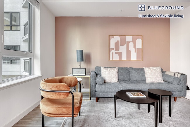 6701 Shellmound St in Emeryville, CA - Building Photo - Building Photo