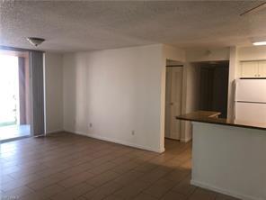 1250 Wildwood Lakes Blvd-Unit -102 in Naples, FL - Building Photo