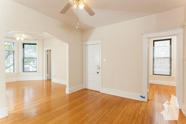 3525 N Wilton Ave, Unit 1F in Chicago, IL - Foto de edificio - Building Photo